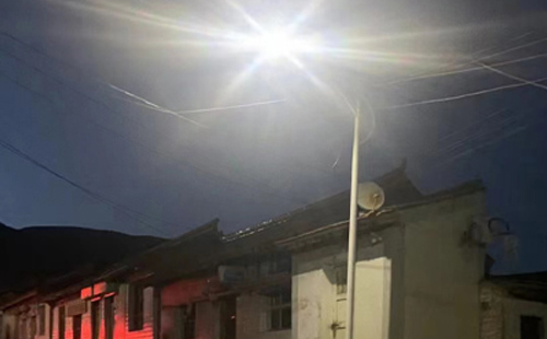 农村院子里最适合的工业园区太阳能路灯亮度与安装要点